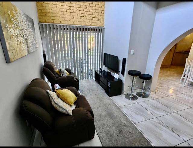 4 BEDROOM HOUSE FOR SALE IN VANDERBIJLPARK SW 5